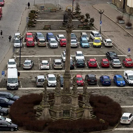 Prostorny Byt V Centru 3 Kk 80 M2 Hradec Králové Exterior foto